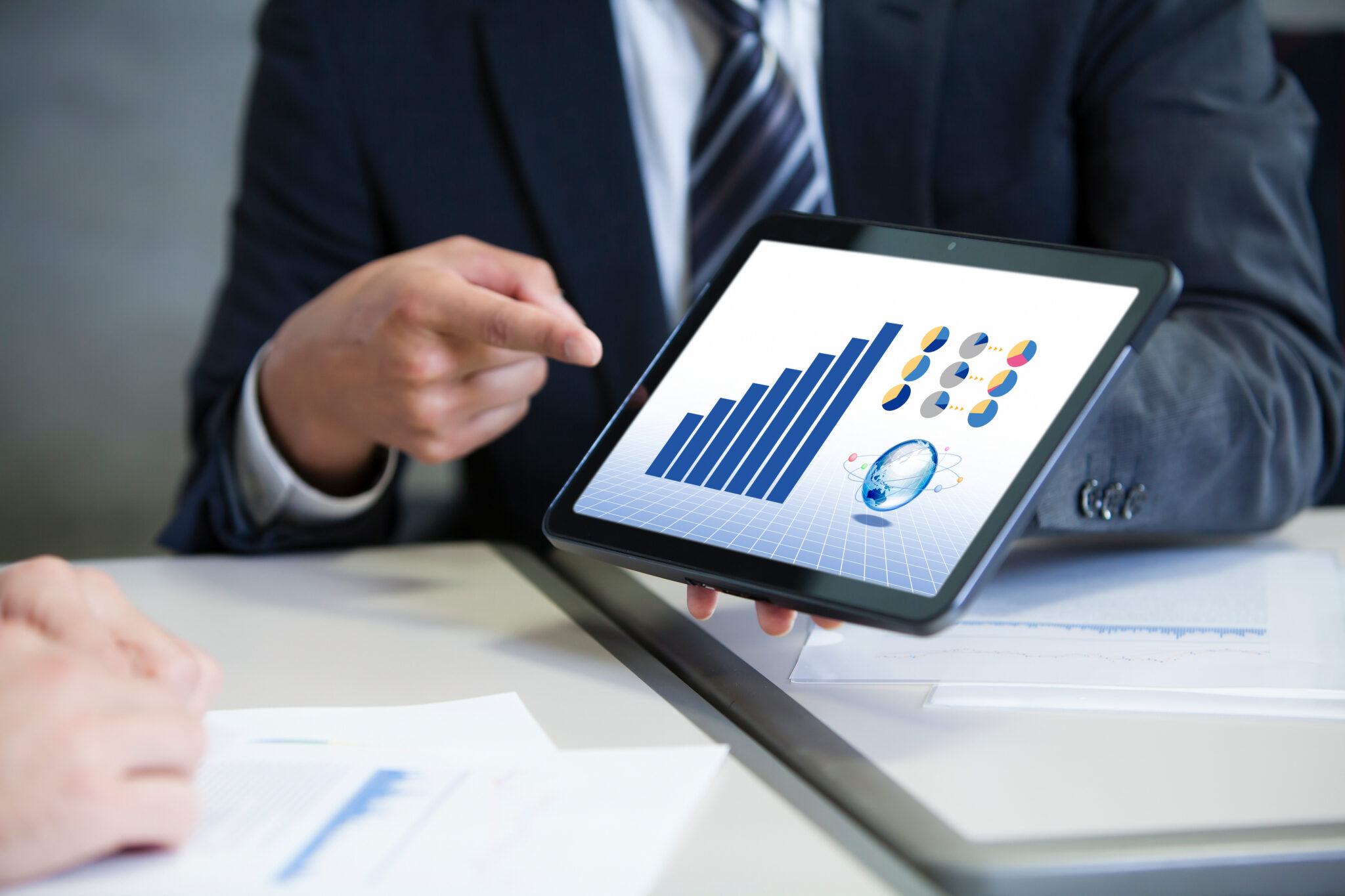 eラーニングシステムの費用相場と選び方！機能・目的別にわかりやすく解説